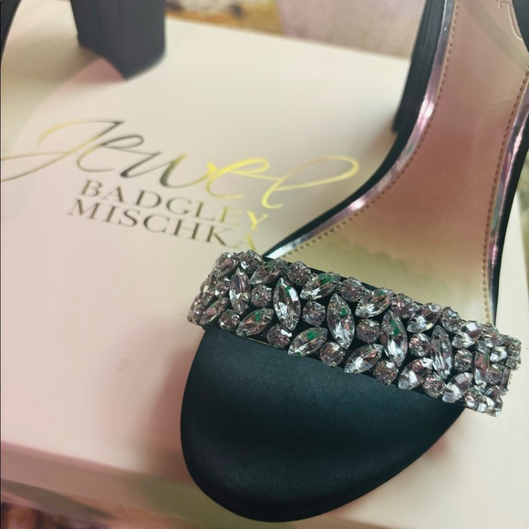 NEW Beautiful Badgley Mischka Jewel High Heels Size 8 - Picture 4 of 6